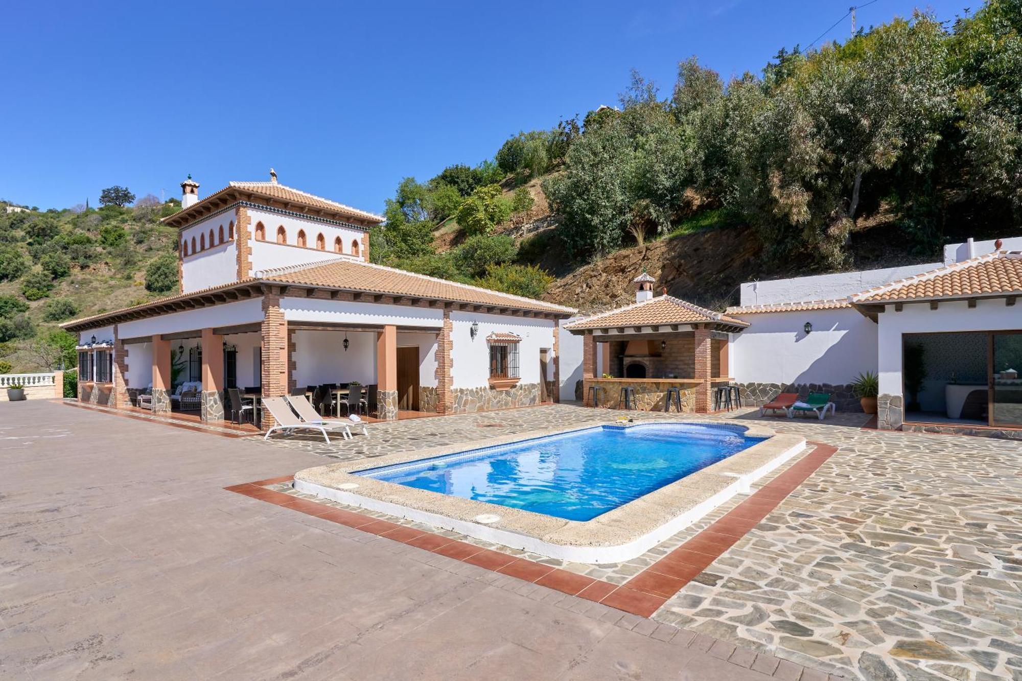Villa Alejandro En Sayalonga Exterior foto