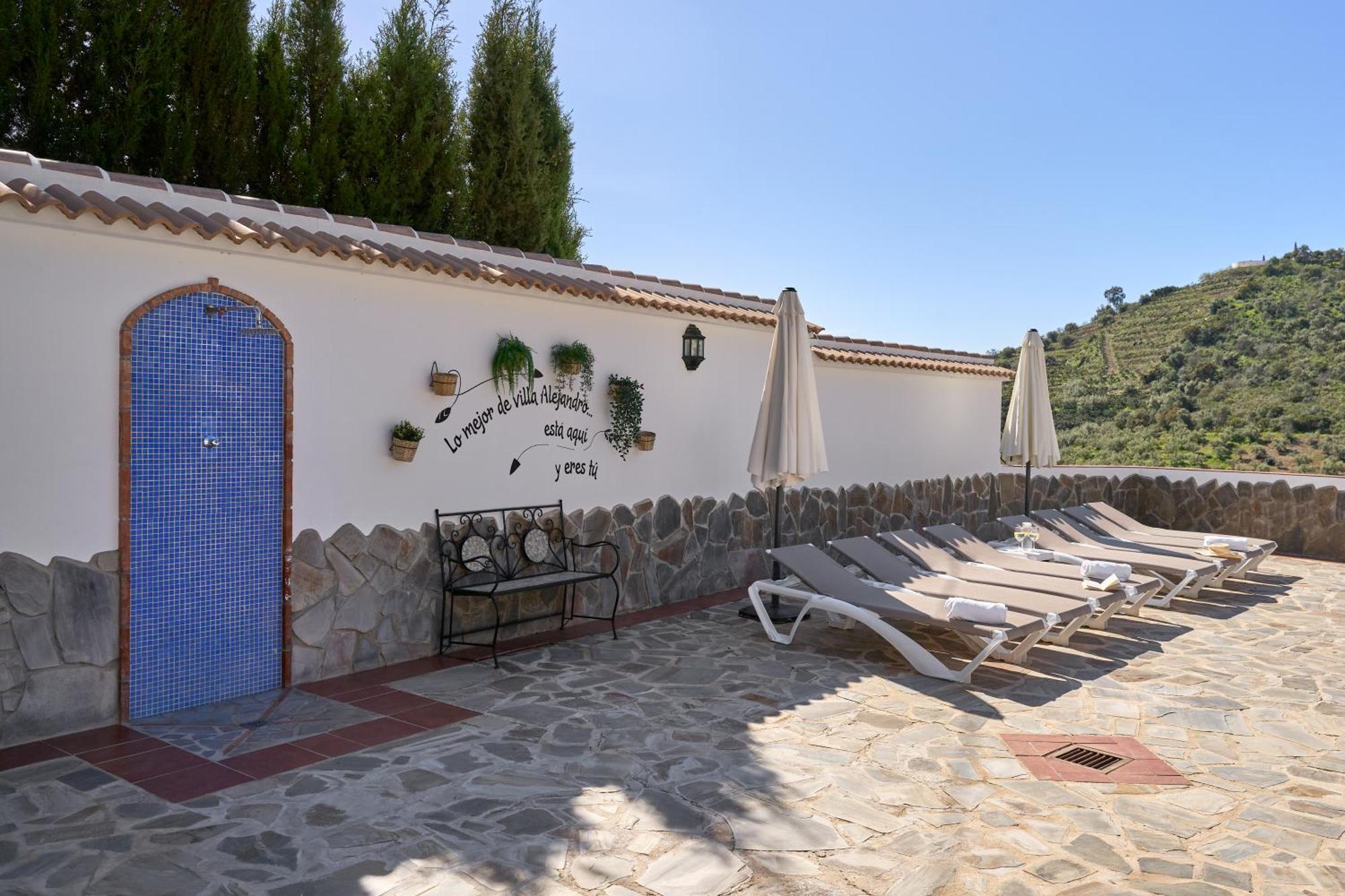 Villa Alejandro En Sayalonga Exterior foto